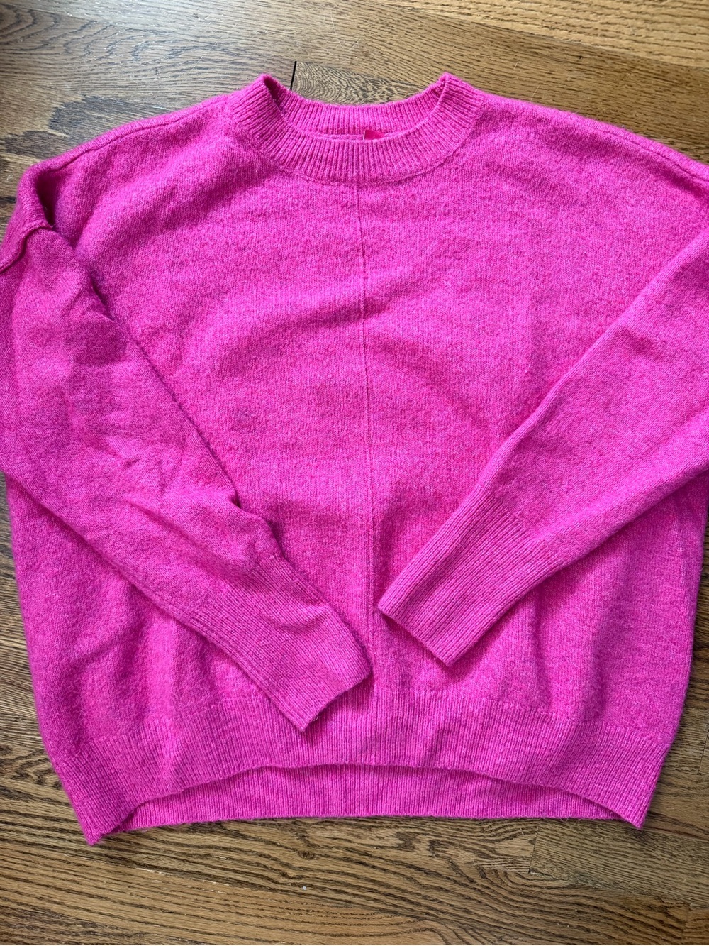 Vince Camino Hot Pink lightweight crewneck sweater small